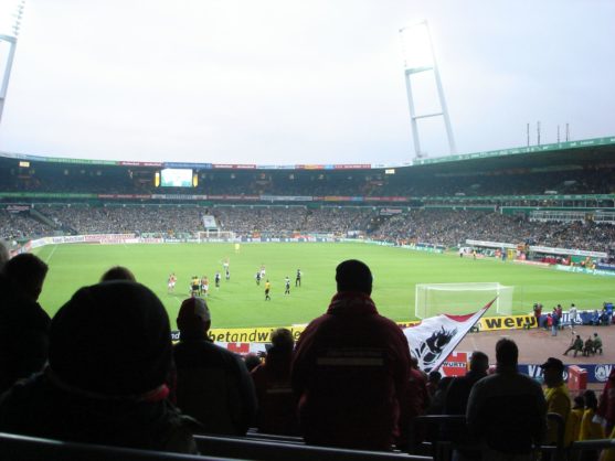 Schalltechnisches Gutachten für die Erweiterung des Bremer Weserstadions (2007)